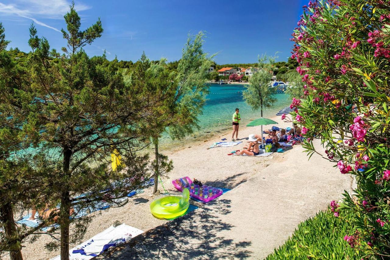 Apartments By The Sea Grebastica, Sibenik - 4881 Baselovici ภายนอก รูปภาพ